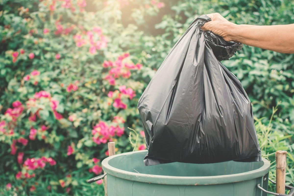 Your Guide on How to Safely Throw Away Plastic Wrap